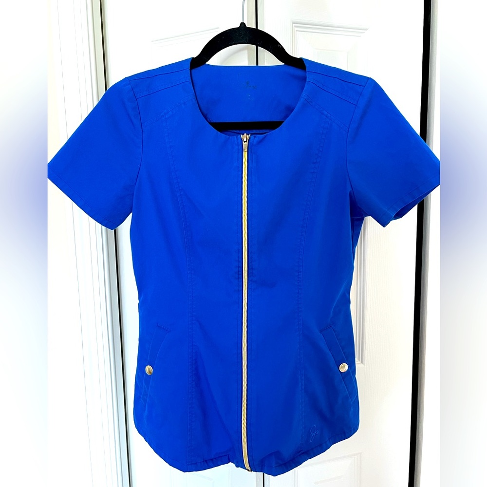 2 pocket Cute blue Jaanuu scrub top xs